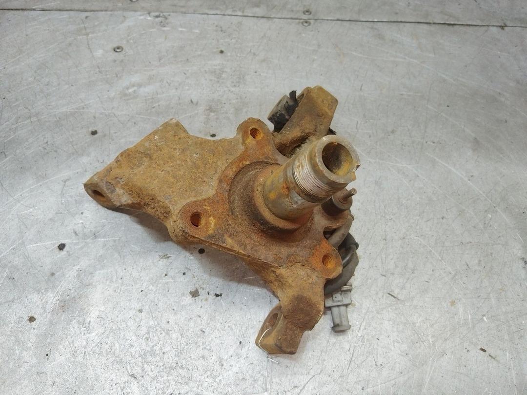 Цапфа задняя (ось ступицы) B23KSN Peugeot 406 - Фото 1