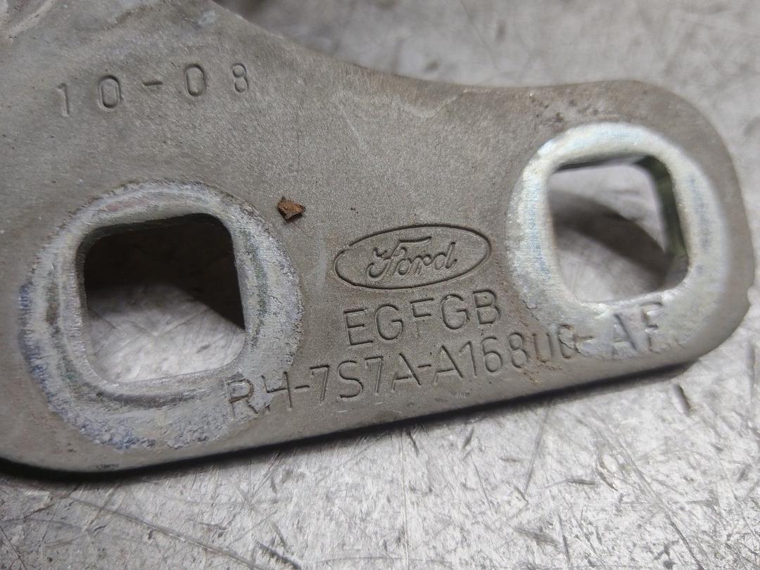 Петля капота правая L163N3 Ford Mondeo купить на авторазборке