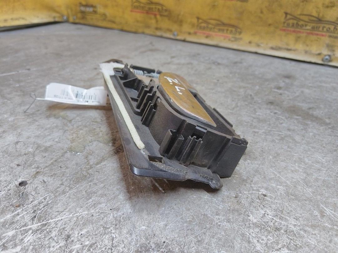 Ручка внутренняя задняя левая 704V6V Peugeot 307 купить в магазине запчастей бу