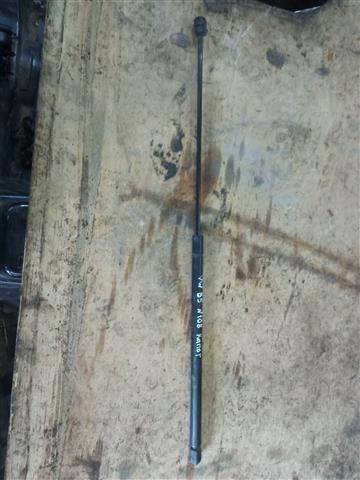 Амортизатор капота AFCC67 Volkswagen Passat