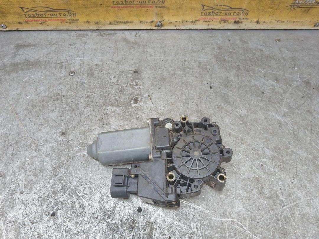 Моторчик стеклоподъемника передний левый 9C2SW5 Audi A4 купить на авторазборке