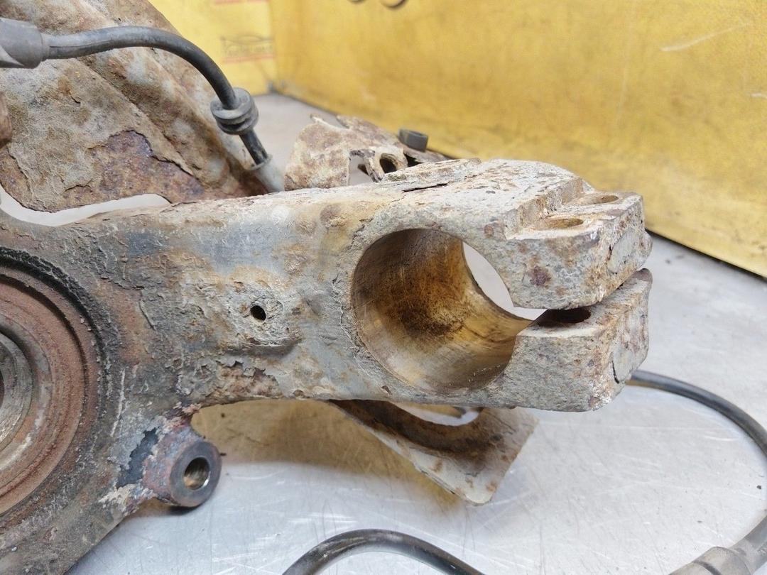 Кулак поворотный левый XQKYX4 Peugeot 607 - Фото 6