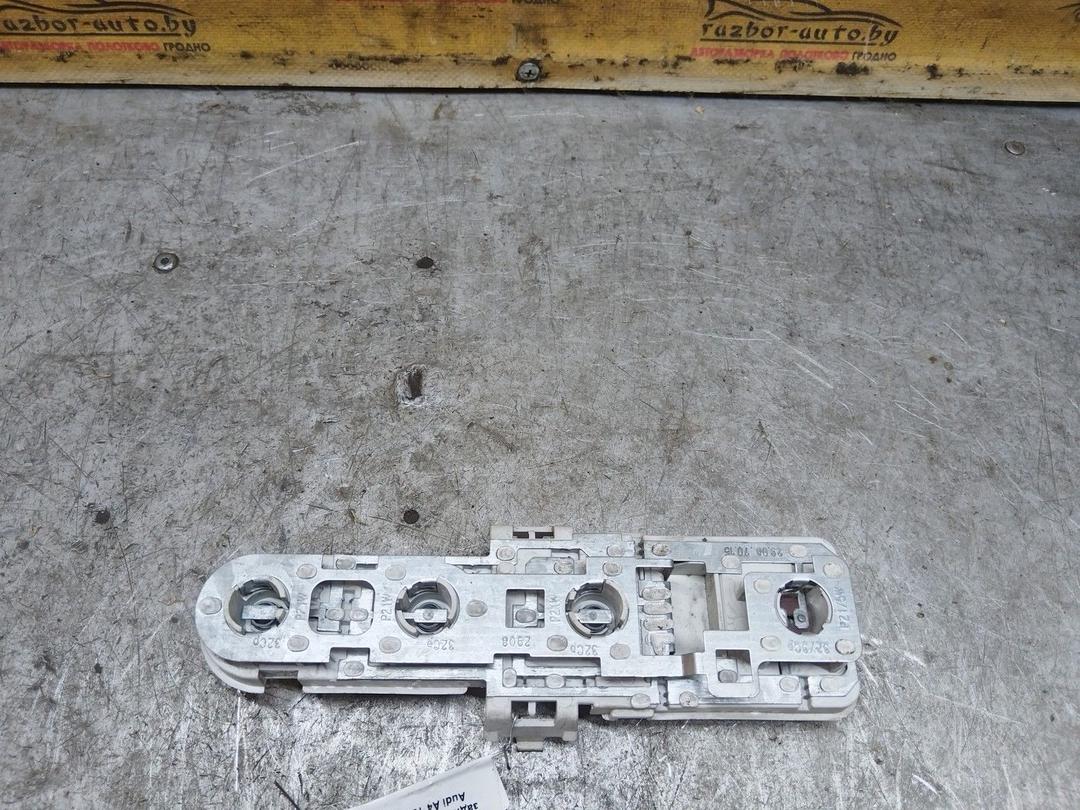 Панель (плата) фонаря заднего левого ZRC9S2 Audi A4