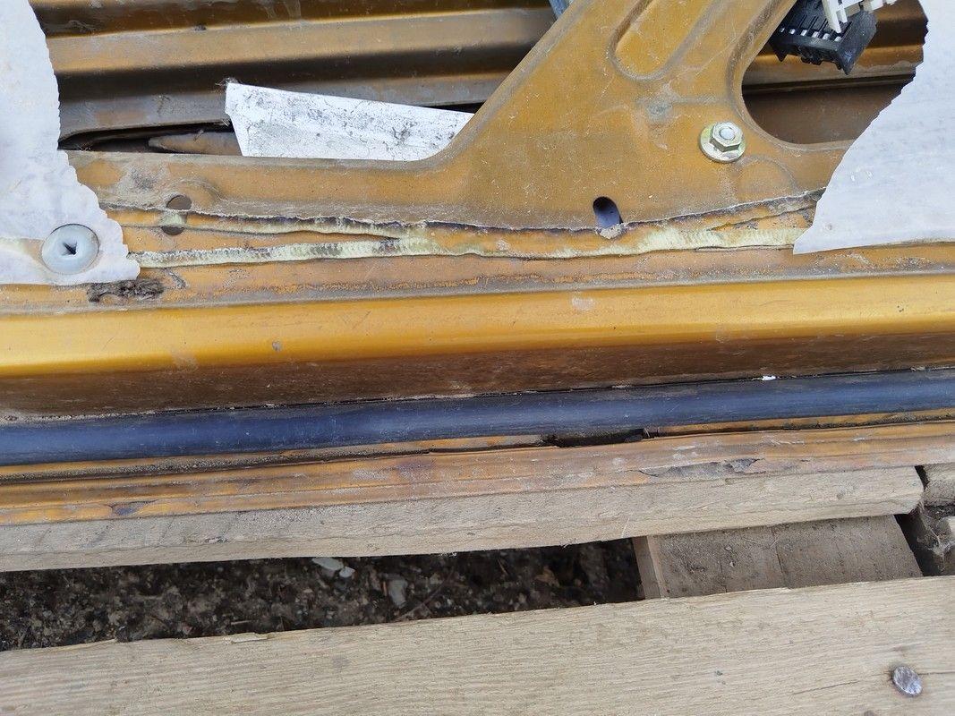 Дверь передняя левая MOHG95 Fiat Punto undefined