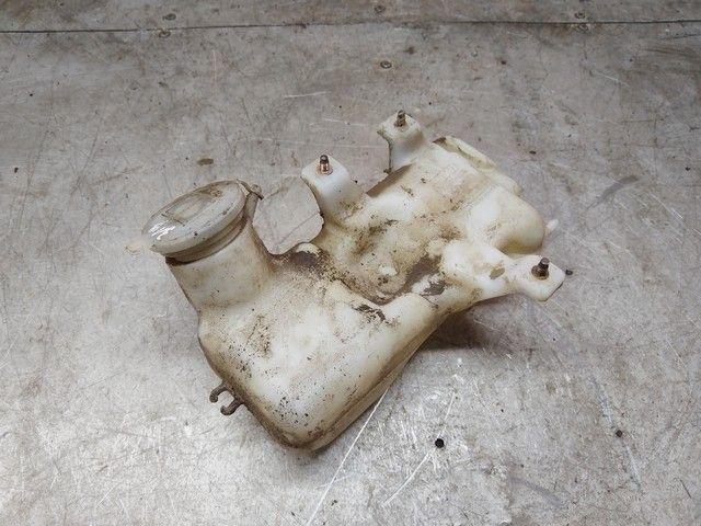 Бачок омывателя Y3O6O7 Mazda 626