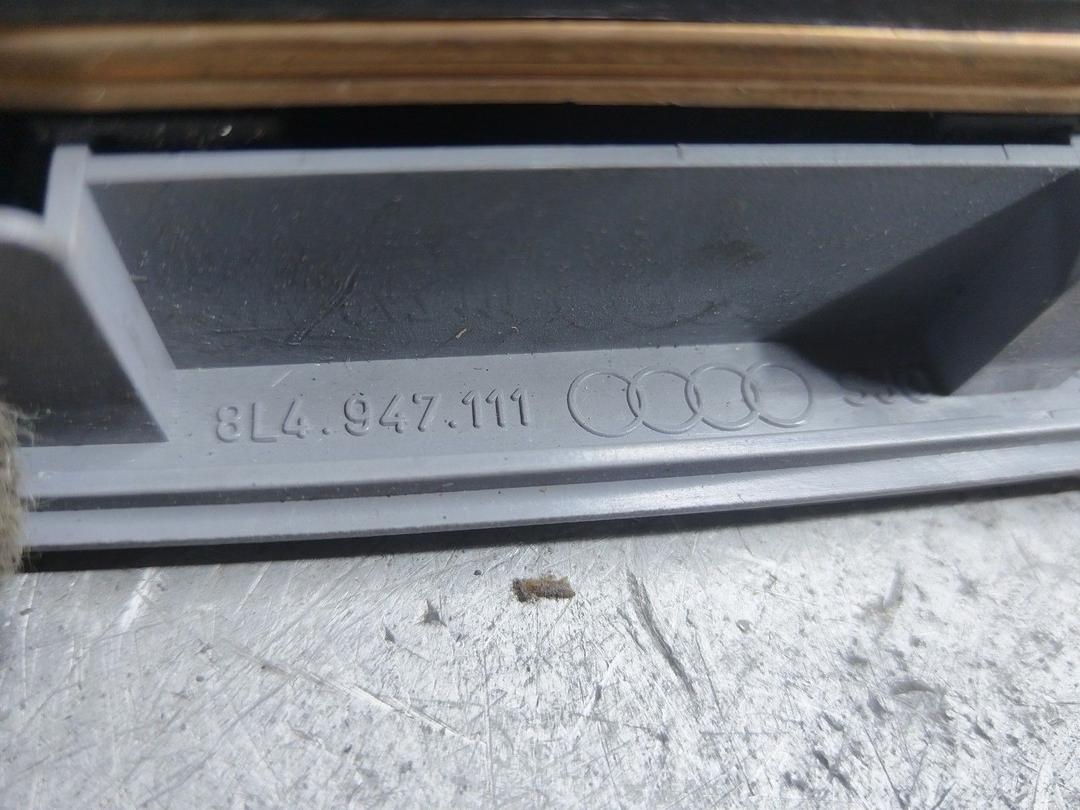 Фонарь салона (плафон) 1FDW8D Audi A3 купить в магазине запчастей бу