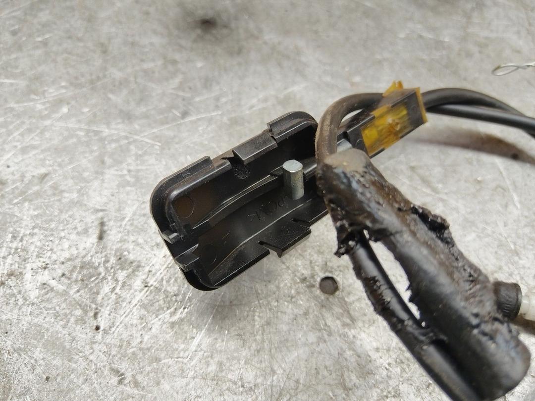 Замок двери передней правой K2TD31 Nissan Micra купить в магазине запчастей бу