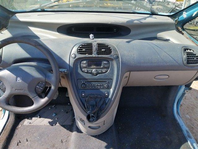 Консоль салона (кулисная часть) 2M2C5M Citroen Xsara Picasso купить
