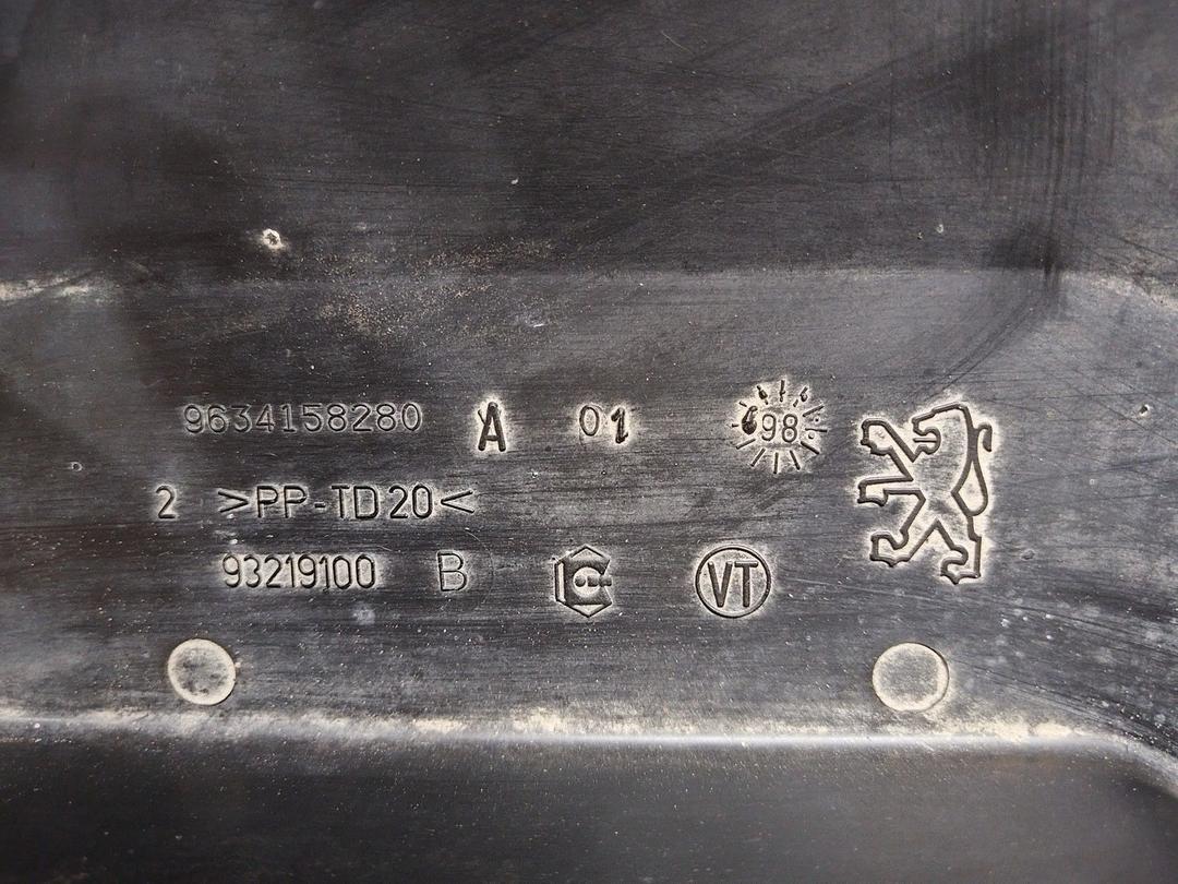 Короб предохранителей 6CWG4Q Peugeot 406 купить с доставкой