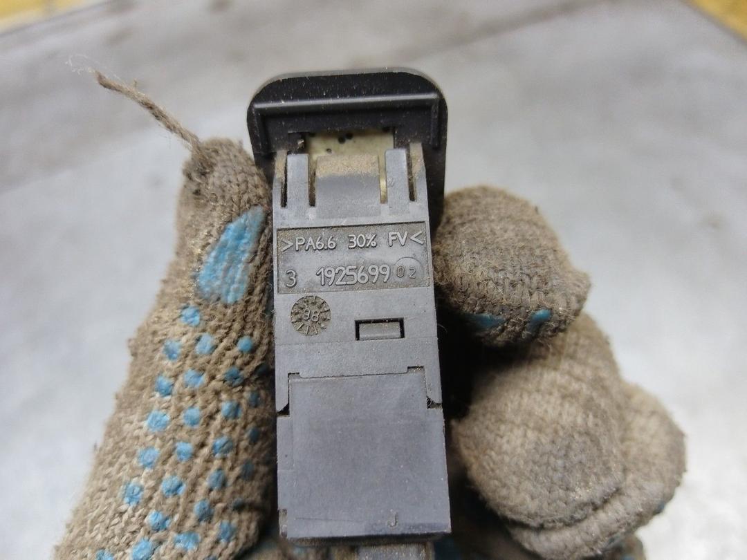 Кнопка корректора фар Y28C7D Peugeot 306 - Фото 4
