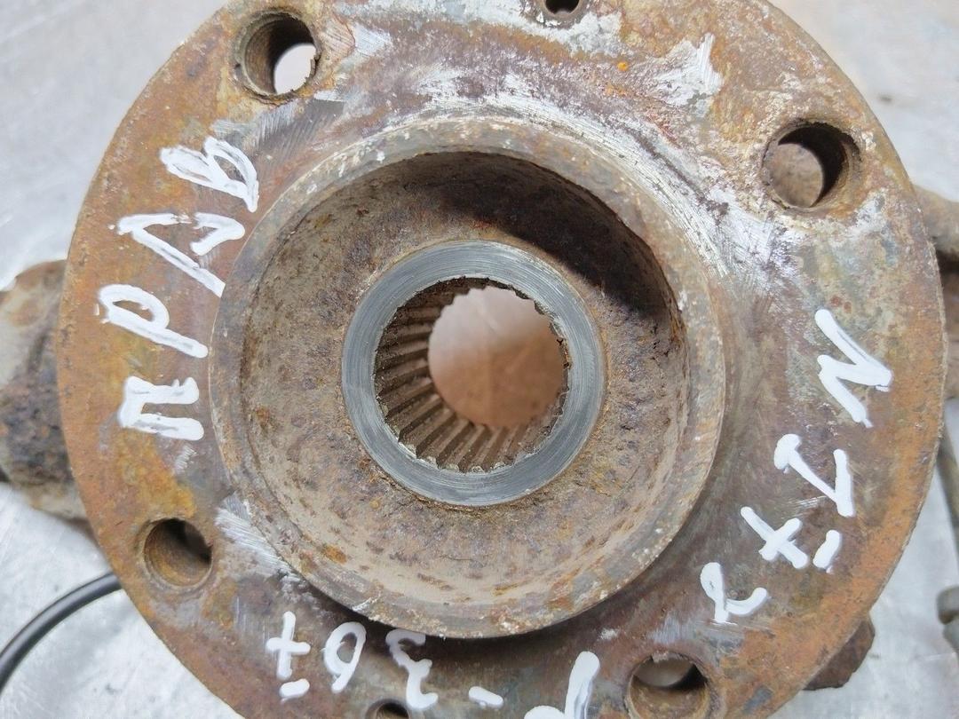 Кулак поворотный правый 4Y9QR1 Peugeot 307 купить