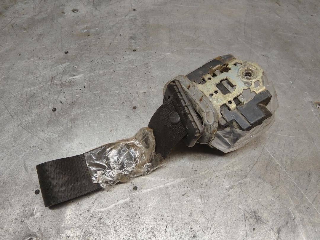 Ремень безопасности задний левый 00K3P1 Ford Fiesta купить