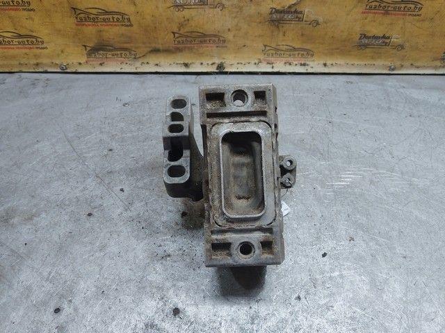 Подушка крепления двигателя WE4W3V Volkswagen Golf купить на авторазборке