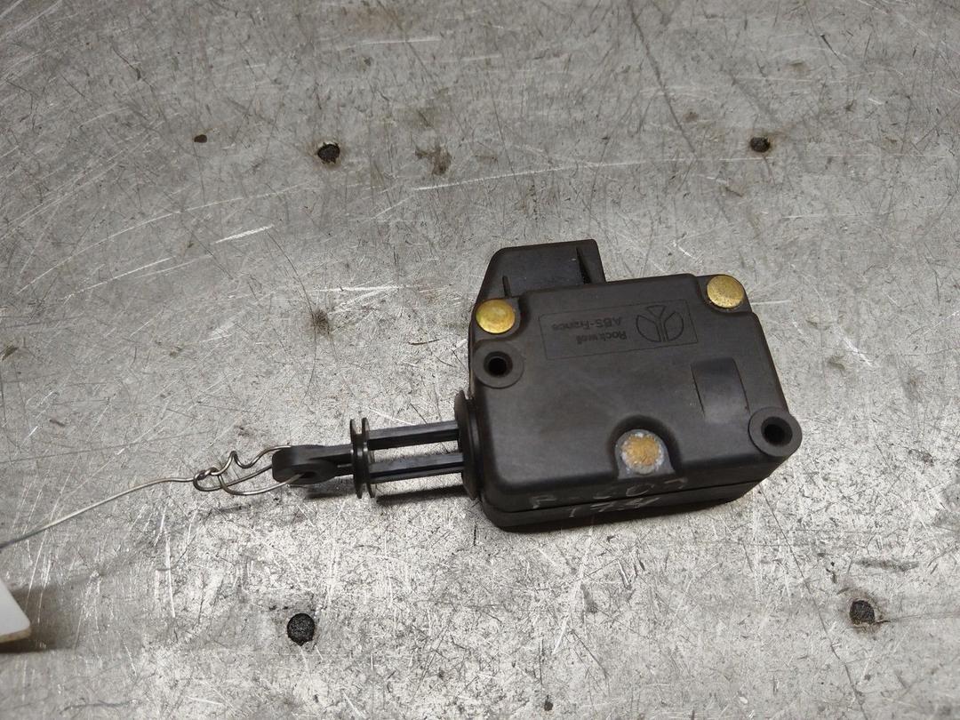 Активатор замка крышки топливного бака 7XC0SN Peugeot 607