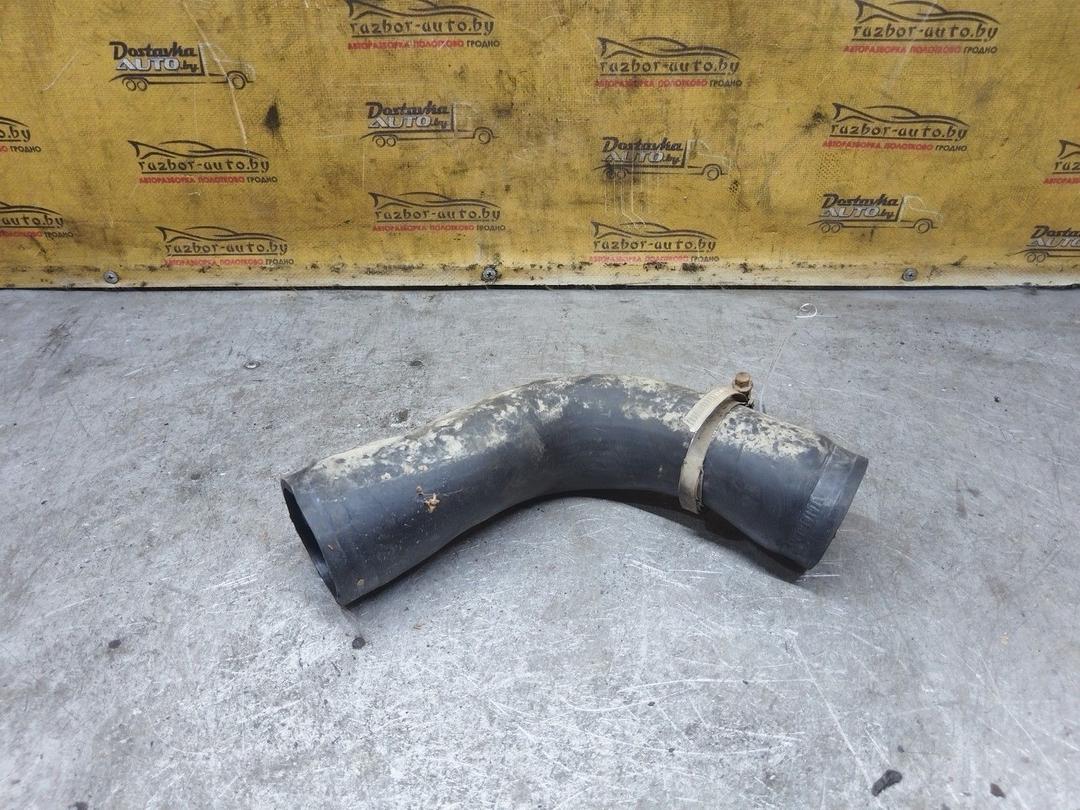 Патрубок интеркулера 5MJMEE Opel Vectra