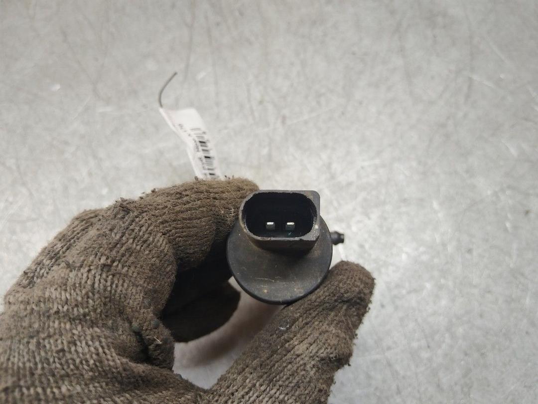 Насос (моторчик) омывателя стекла J3MCJ4 Volkswagen Passat купить