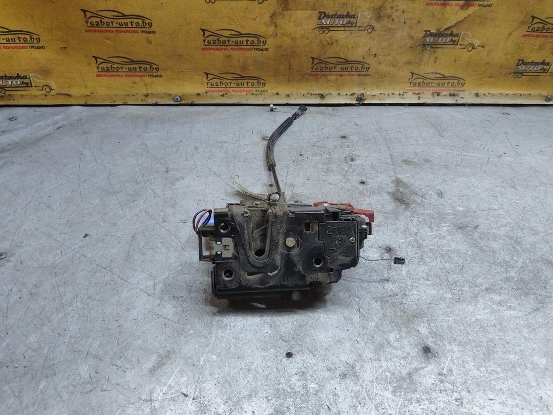 Замок двери передней правой UHOVHS Skoda Fabia