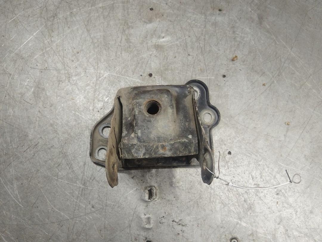 Кронштейн усилителя бампера переднего (Домик) 8O8AF8 Opel Meriva