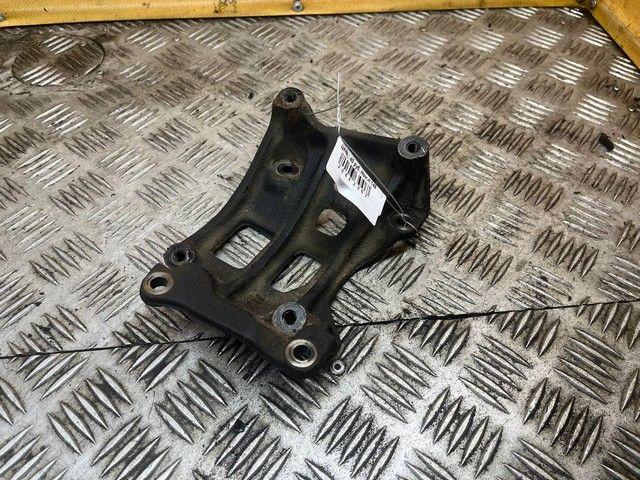 Кронштейн генератора 8OEQ1R Toyota Corolla Verso