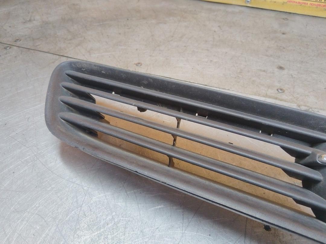 Решетка капота V1ZJSR Opel Astra - Фото 3