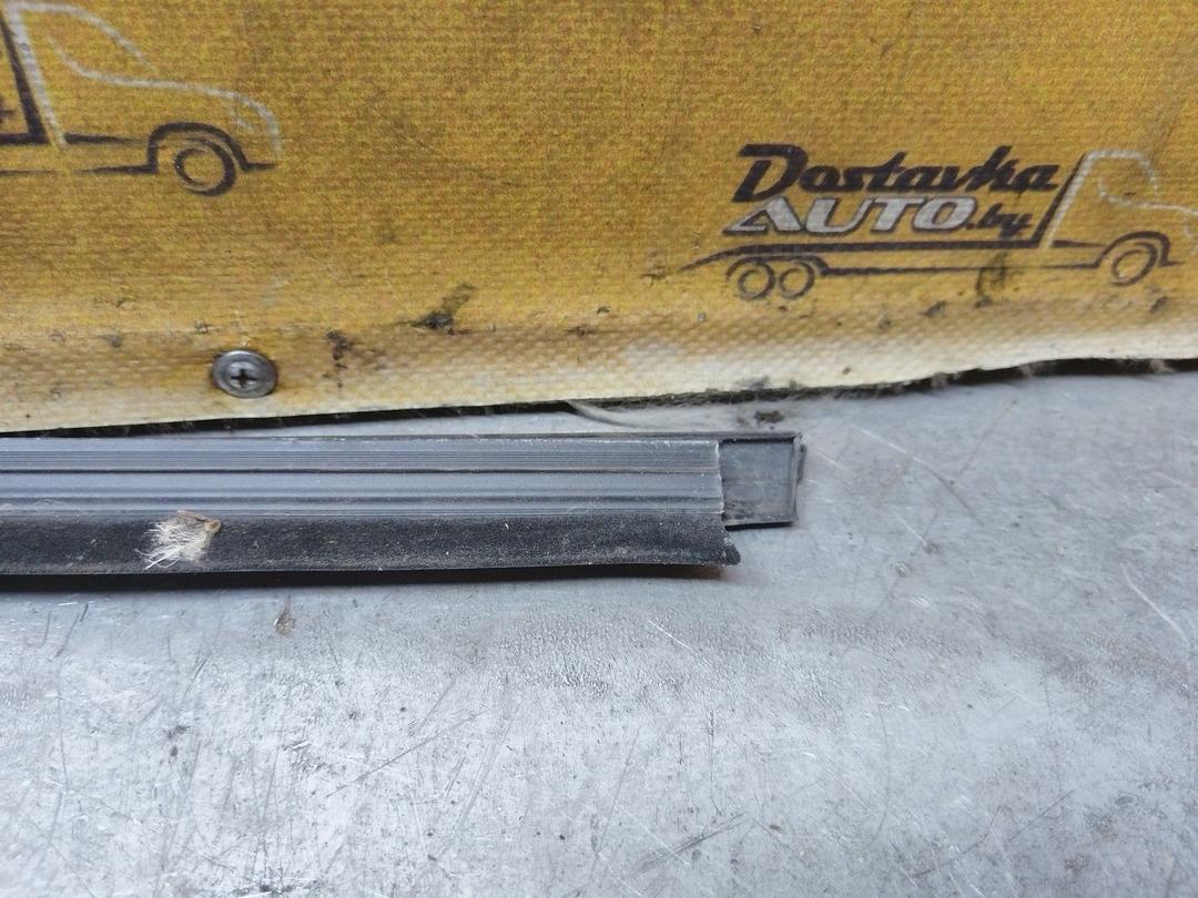 Молдинг двери передней правой Q5D1SV Opel Vectra купить в магазине запчастей бу