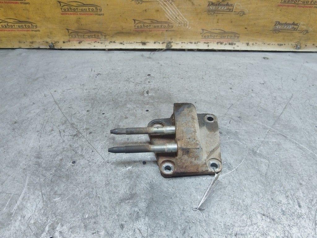 Кронштейн двигателя ZPRQW6 Honda FR-V - Фото 1