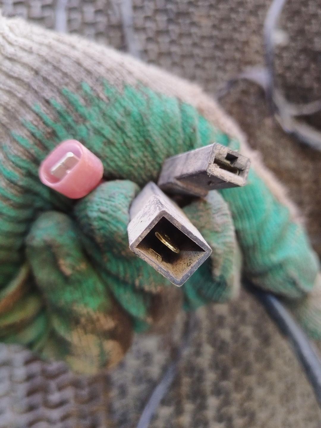 Прицепное устройство (фаркоп) 5NJMNZ Seat Toledo купить в магазине запчастей бу