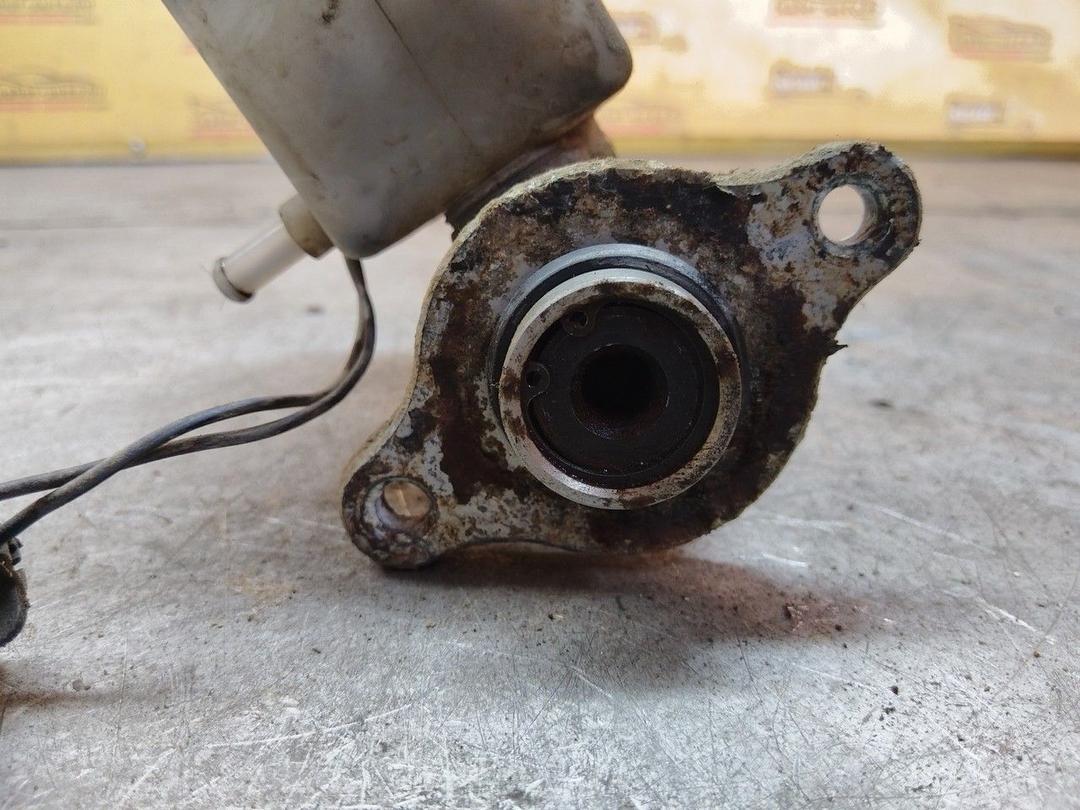 Цилиндр тормозной главный R93GN2 Mazda 626 купить с доставкой