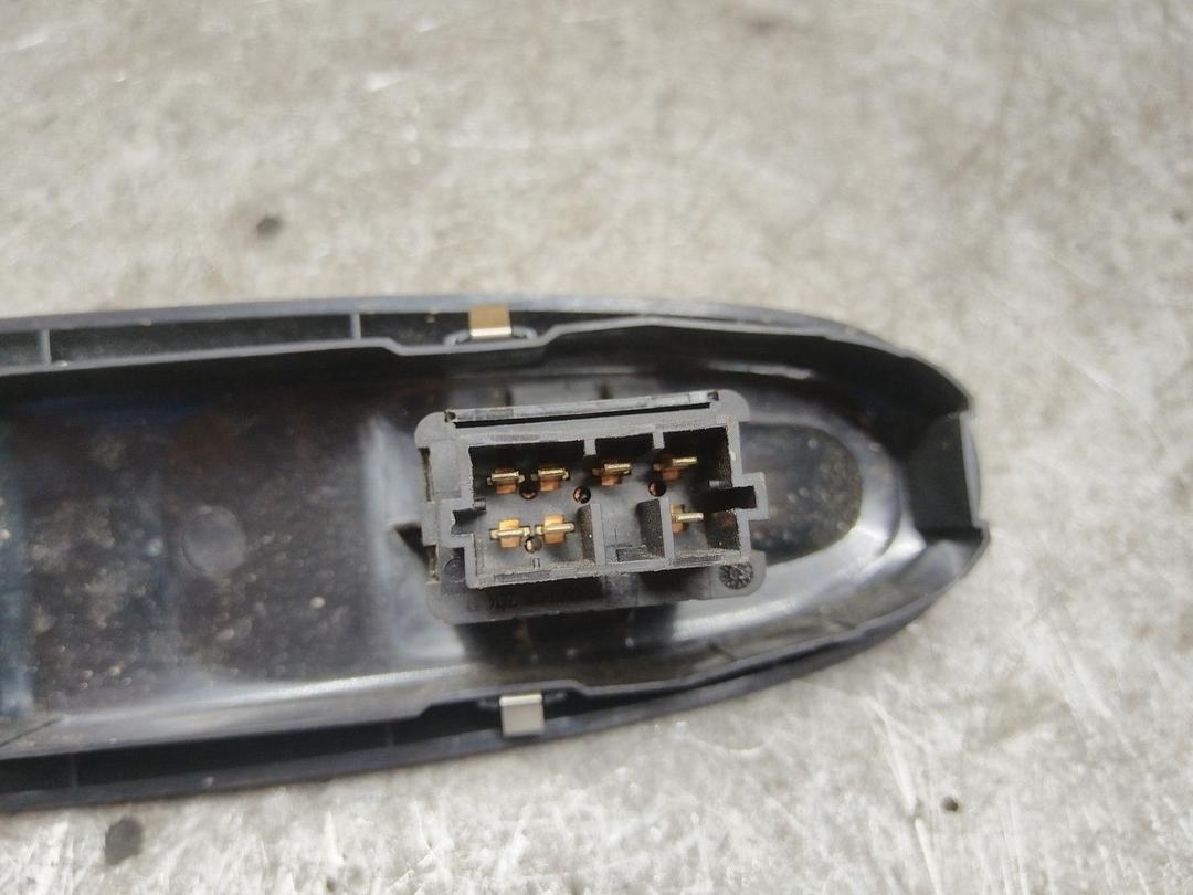 Кнопка стеклоподъемника переднего правого P7PZCL Peugeot 406 - Фото 5