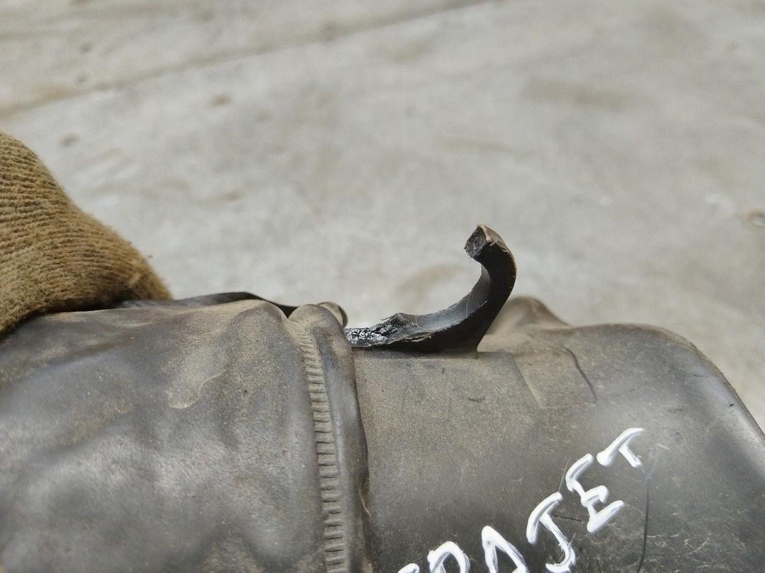 Патрубок воздушного фильтра 8C4BAY Hyundai Trajet - Фото 5