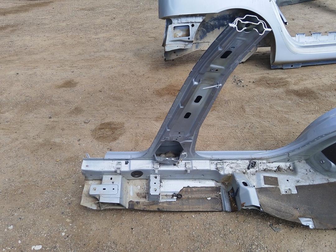 Стойка кузовная центральная правая L5014T Alfa Romeo 147 купить в магазине запчастей бу