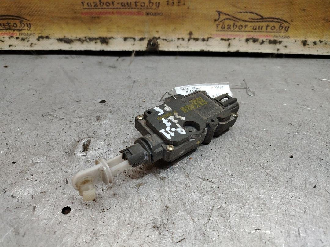 Активатор замка багажника V1A6XQ Nissan Primera - Фото 1