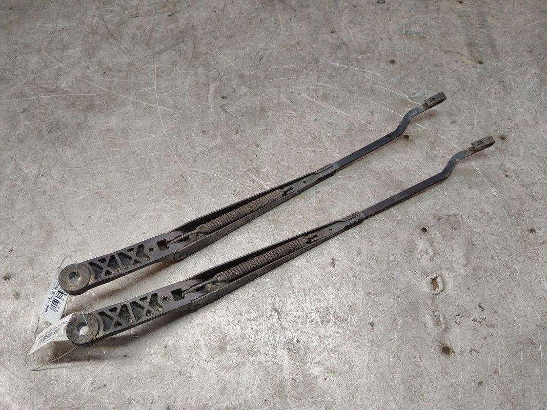 Щеткодержатель (поводок стеклоочистителя, дворник) ZWVQGW Seat Cordoba купить