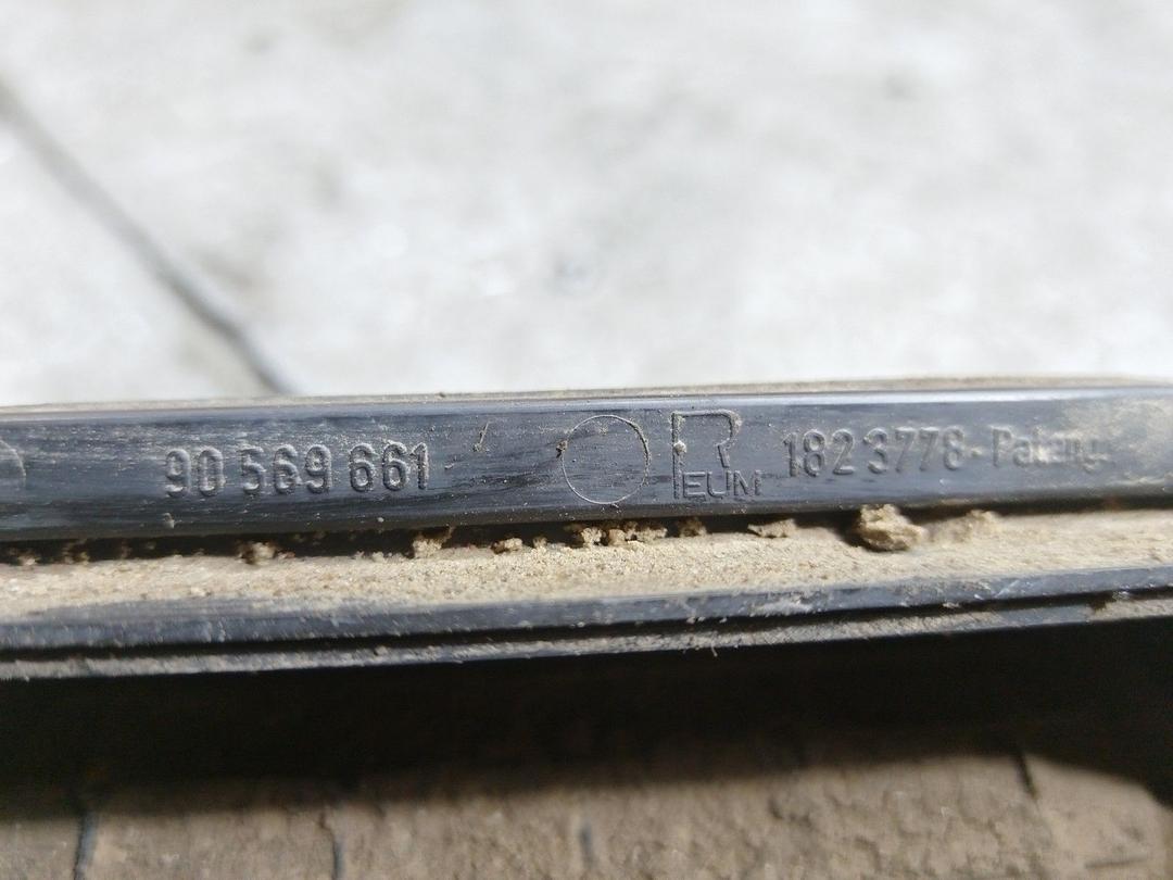 Решетка вентиляции кузова 1307BG Opel Astra купить с доставкой