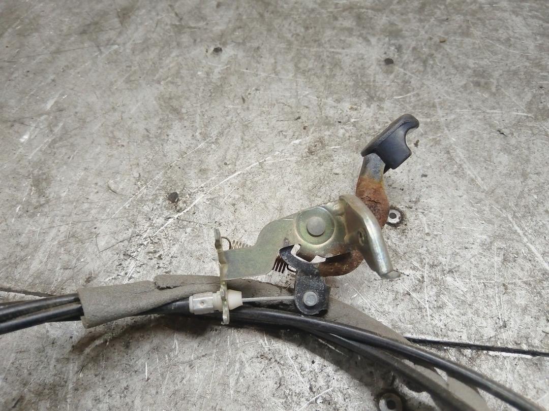 Ручка открытия лючка топливного бака Y693WS Hyundai Getz купить с доставкой