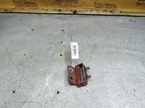 Петля крышки багажника L8MALR Mazda 323 - Фото 3