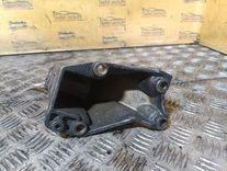 Кронштейн двигателя E4W5R1 Volkswagen Passat купить в магазине запчастей бу