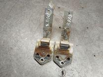 Петля двери задней правой B9N337 Volkswagen Caddy купить