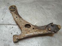 Рычаг передний правый QR7YJB Toyota Avensis