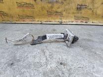 Ограничитель открывания двери передней 8MIC2K Mazda Premacy