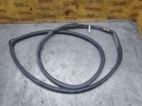 Уплотнитель двери задней левой NSIFJ4 Toyota Corolla