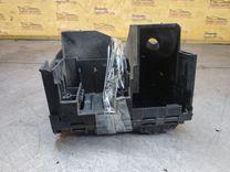 Короб предохранителей GW1G65 Volkswagen Passat купить в магазине запчастей бу