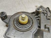 Моторчик стеклоподъемника задний правый B3OBA8 Volkswagen Passat - Фото 2