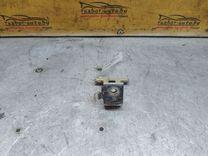 Петля крышки багажника E6VS4Z Volkswagen Polo - Фото 4