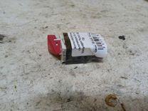 Кнопка аварийной сигнализации SV1TYR Volkswagen Passat