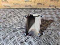 Кронштейн двигателя RI96ZU Volkswagen Passat