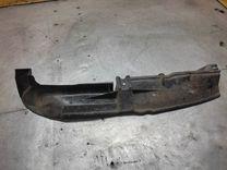 Пыльник крыла переднего правого QVMXGD Audi 80