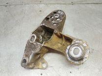 Кронштейн стабилизатора 7YKYFF Volkswagen Passat