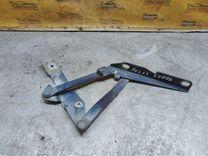 Петля капота левая D92IQ7 Audi 100