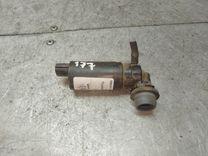 Насос (моторчик) омывателя стекла RRHT8X Toyota Avensis - Фото 1